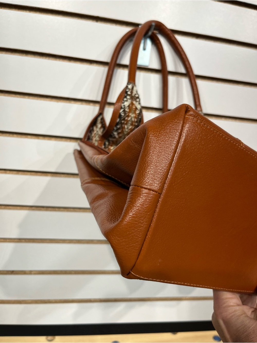 Faux leather bag with SW style accents - Picture 5 of 12